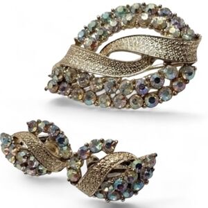 VINTAGE Signed Coro Brooch  Earrings Set Aurora Borealis Rhinestones Gold Tone